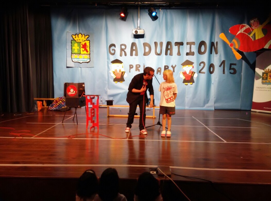 show-solidario-amref-mago-madrid-2015-colegio-04